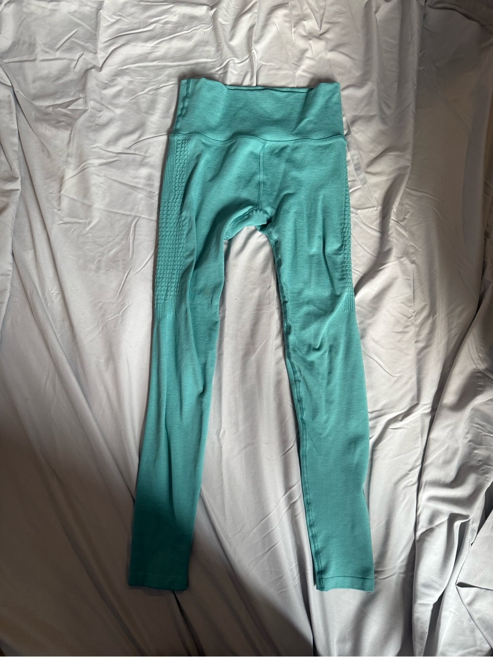 Alphalete Seamless High-Waisted Leggings in Teal